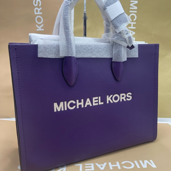 MICHAEL KORS Mirella Medium EW Pebbled Leather Tote Bag
Dark Purple
NWT - Picture 11 of 16